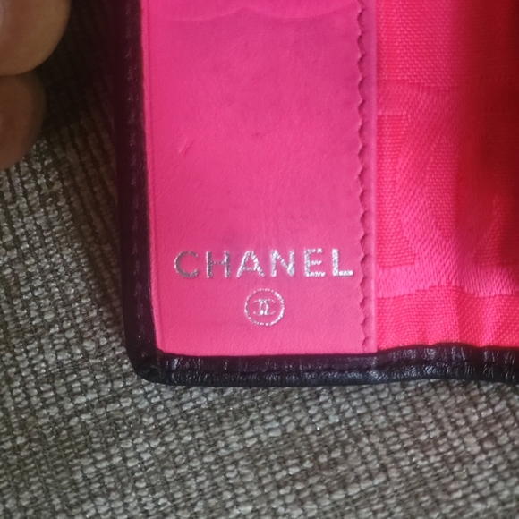 Chanel Quilted Matelasse Cc Logo Black Lambskin 6 Key Card Case - Picture 4 of 9
